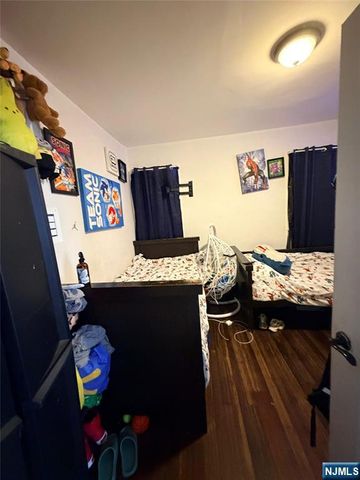 906 New York Avenue, Union City, NJ 07087