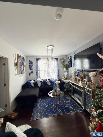 906 New York Avenue, Union City, NJ 07087