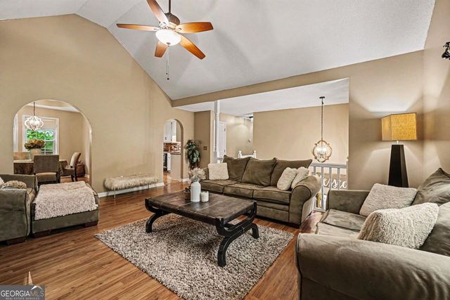 306 Queensbury Walk, Acworth, GA 30102