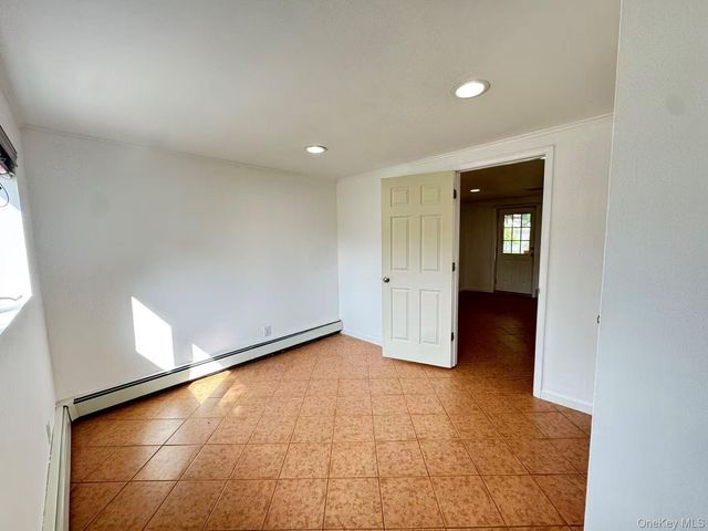 7 5th Place, Syosset, NY 11791