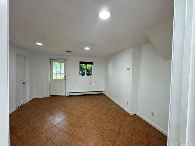 7 5th Place, Syosset, NY 11791