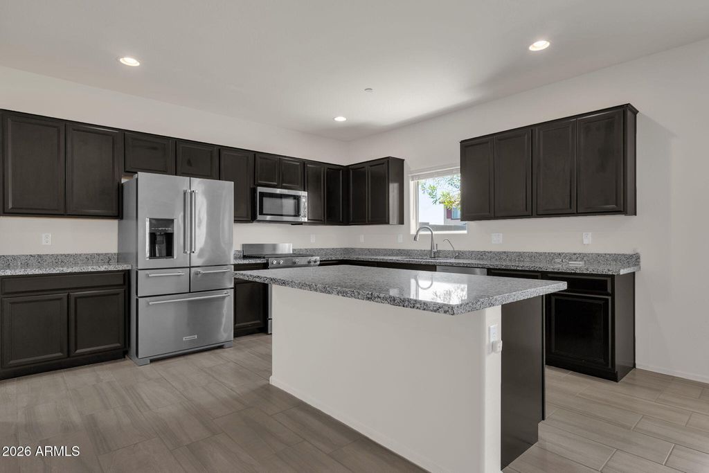 Image 11 of property listing at 21171 W HOLLY Street, Buckeye, AZ 85396