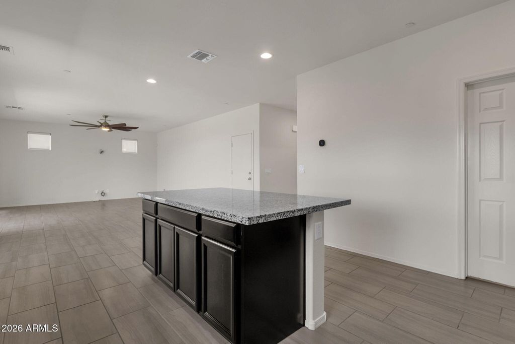 Image 14 of property listing at 21171 W HOLLY Street, Buckeye, AZ 85396