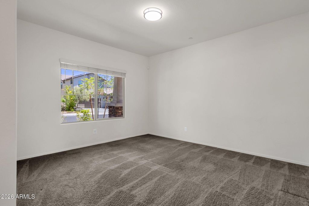 Image 7 of property listing at 21171 W HOLLY Street, Buckeye, AZ 85396