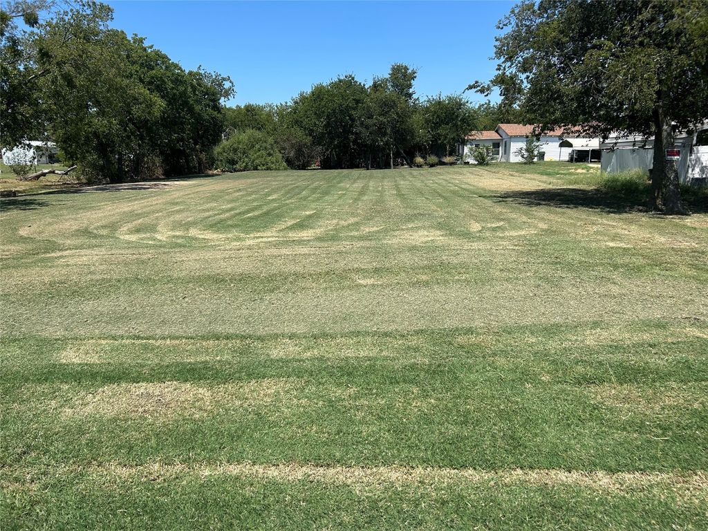 607 E Adams Street, Itasca, TX 76055