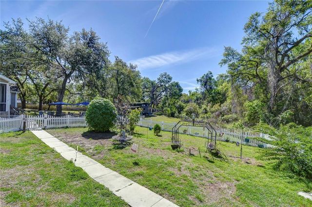 37362 DIXIE AVENUE, Dade City, FL 33525
