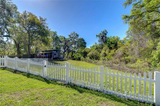 37362 DIXIE AVENUE, Dade City, FL 33525