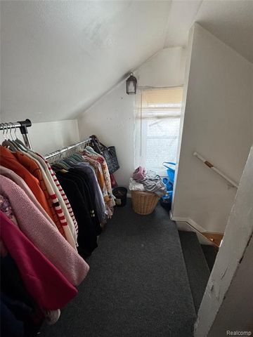 33 Earlmoor Boulevard, Pontiac, MI 48341