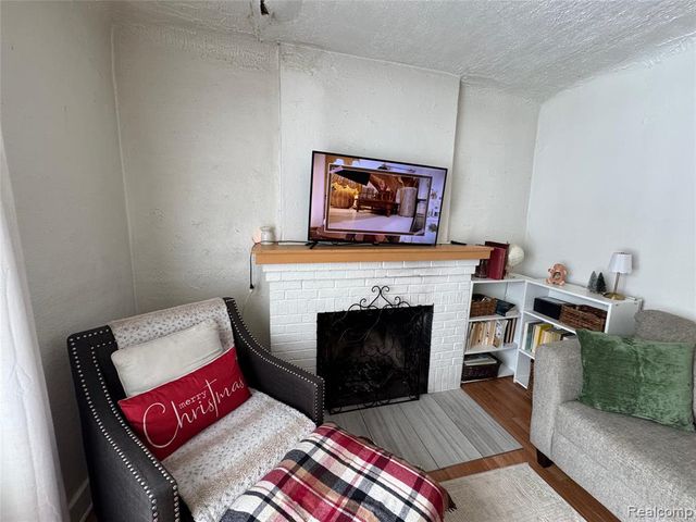 33 Earlmoor Boulevard, Pontiac, MI 48341