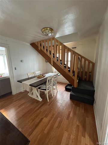 33 Earlmoor Boulevard, Pontiac, MI 48341