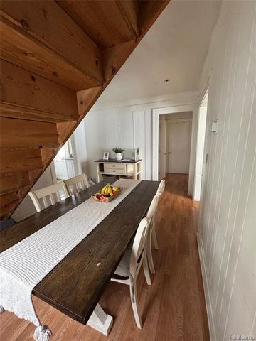 33 Earlmoor Boulevard, Pontiac, MI 48341