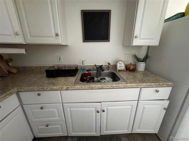 33 Earlmoor Boulevard, Pontiac, MI 48341