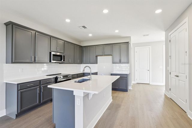 31881 OYSTER PIER COURT, Wesley Chapel, FL 33545