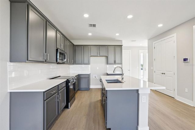 31881 OYSTER PIER COURT, Wesley Chapel, FL 33545