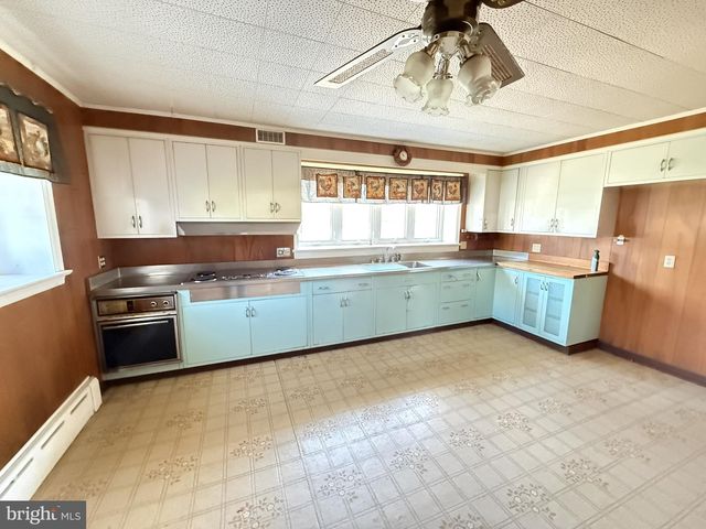 725 EVANS RD, Pottstown, PA 19464