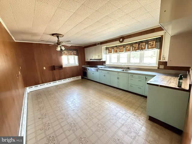 725 EVANS RD, Pottstown, PA 19464