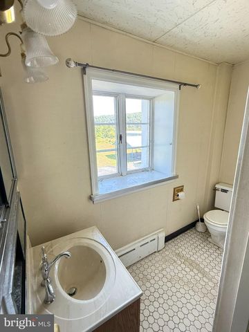 725 EVANS RD, Pottstown, PA 19464