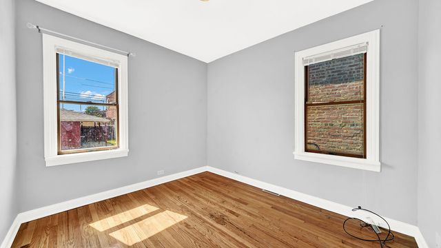 5542 S Neva Avenue, Chicago, IL 60638