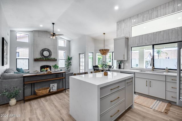 9811 E sutton Drive, Scottsdale, AZ 85260