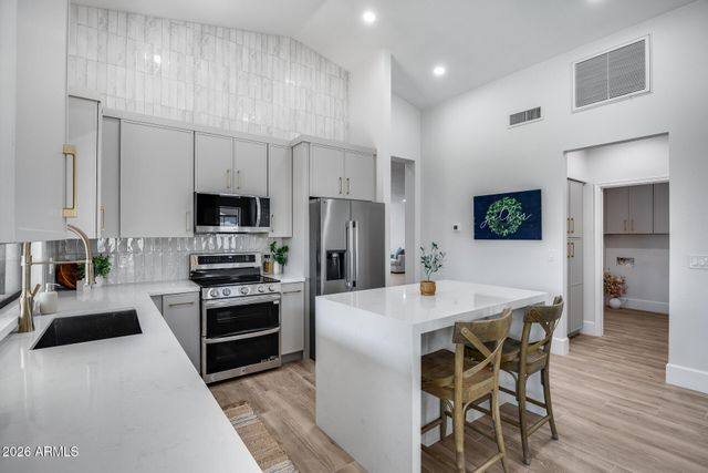 9811 E sutton Drive, Scottsdale, AZ 85260