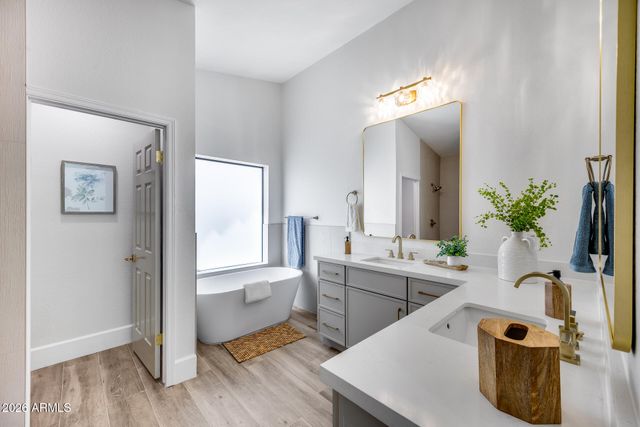 9811 E sutton Drive, Scottsdale, AZ 85260