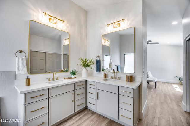 9811 E sutton Drive, Scottsdale, AZ 85260