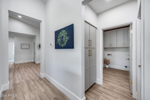 9811 E sutton Drive, Scottsdale, AZ 85260