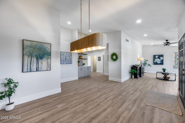 9811 E sutton Drive, Scottsdale, AZ 85260