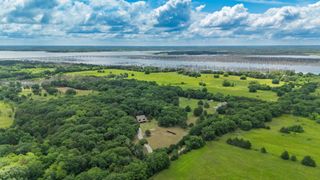 963 County Road 2630, Telephone, TX 75488