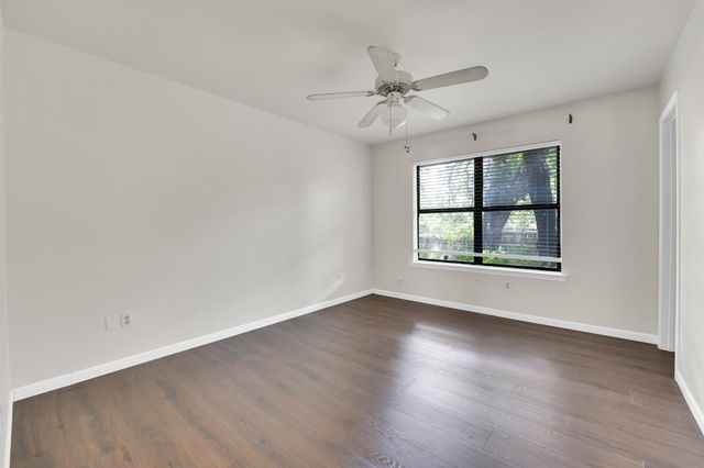 728 Woodland Court, Kennedale, TX 76060
