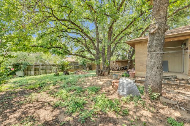 728 Woodland Court, Kennedale, TX 76060