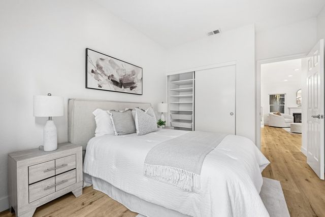 939 La Mesa Terrace C, Sunnyvale, CA 94086