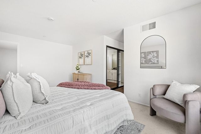 939 La Mesa Terrace C, Sunnyvale, CA 94086