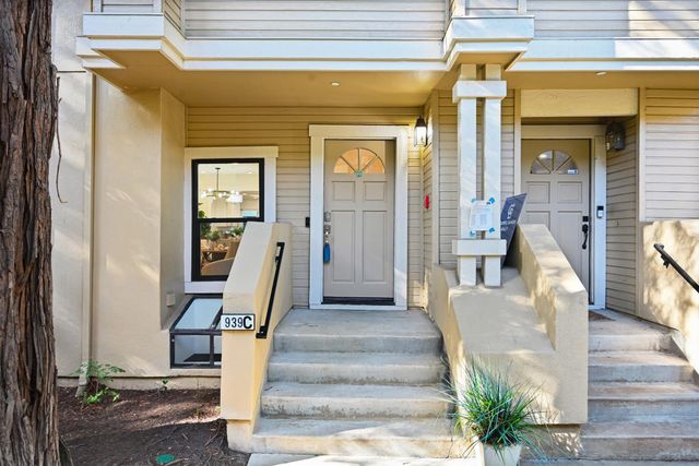 939 La Mesa Terrace C, Sunnyvale, CA 94086