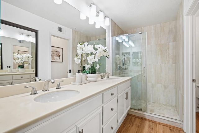 939 La Mesa Terrace C, Sunnyvale, CA 94086