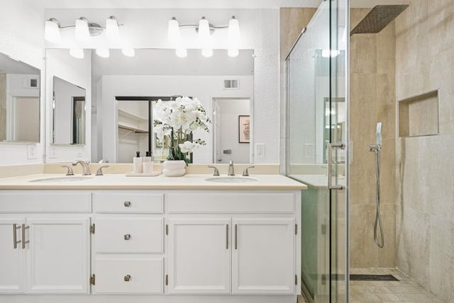 939 La Mesa Terrace C, Sunnyvale, CA 94086