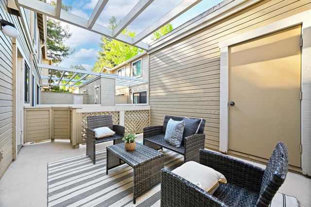 939 La Mesa Terrace C, Sunnyvale, CA 94086