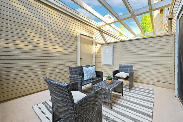 939 La Mesa Terrace C, Sunnyvale, CA 94086