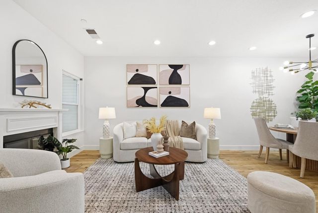 939 La Mesa Terrace C, Sunnyvale, CA 94086