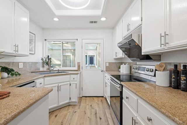 939 La Mesa Terrace C, Sunnyvale, CA 94086