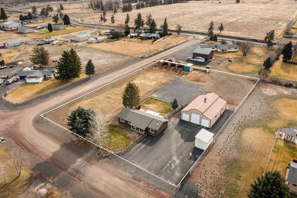 1520 NW Newell Avenue, Terrebonne, OR 97760