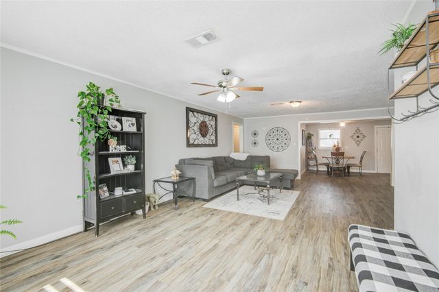 203 Moose Jaw Lane, Houston, TX 77336