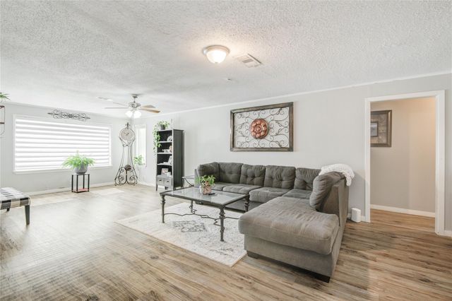 203 Moose Jaw Lane, Houston, TX 77336