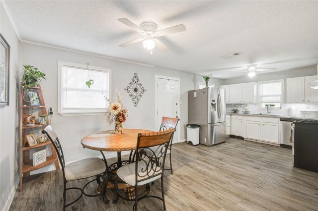 203 Moose Jaw Lane, Houston, TX 77336