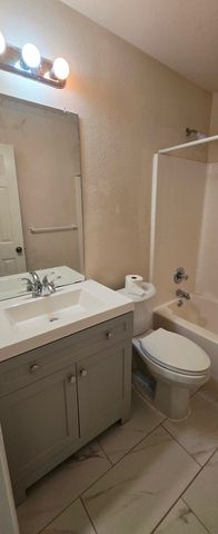 1811 Kings Cross Drive, Lancaster, TX 75134