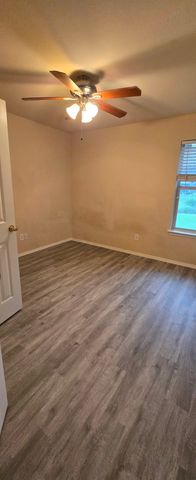 1811 Kings Cross Drive, Lancaster, TX 75134