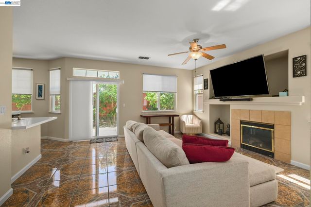 687 Rockspray Circle, Pittsburg, CA 94565