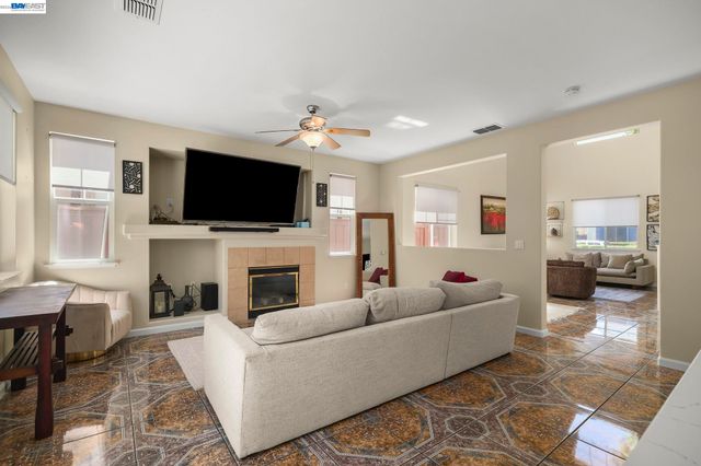 687 Rockspray Circle, Pittsburg, CA 94565