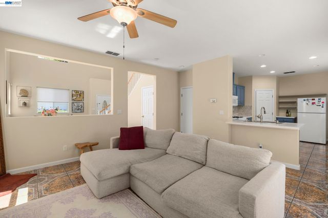 687 Rockspray Circle, Pittsburg, CA 94565