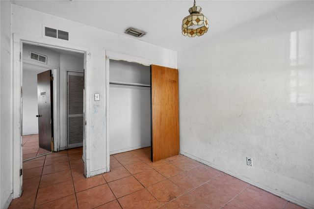 2108 W SAINT ISABEL STREET, Tampa, FL 33607